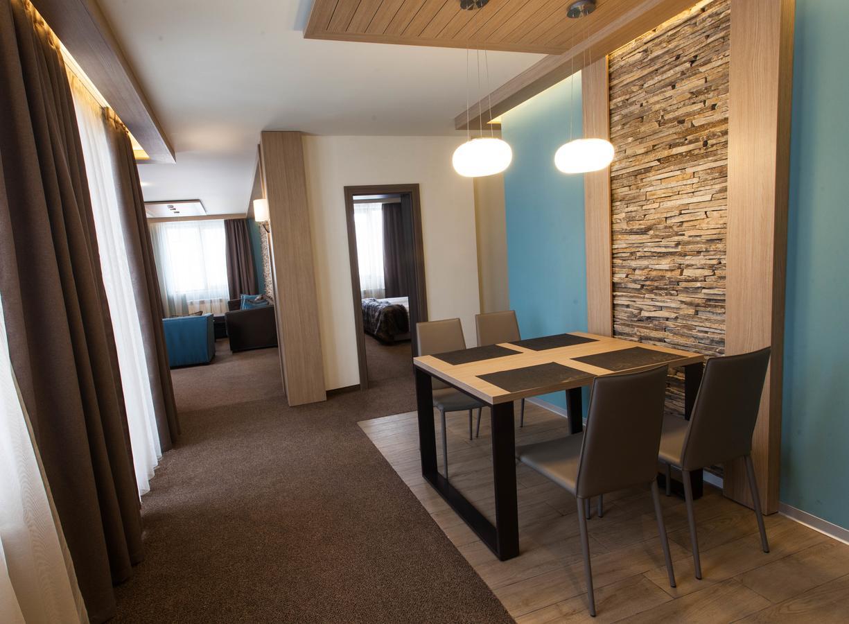 Amira Boutique Hotel Bansko Exterior foto A suite at the hotel