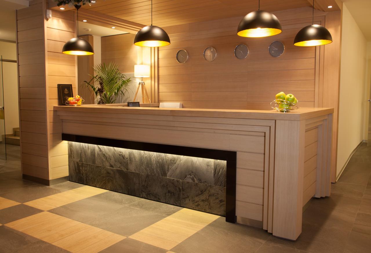 Amira Boutique Hotel Bansko Exterior foto Reception desk